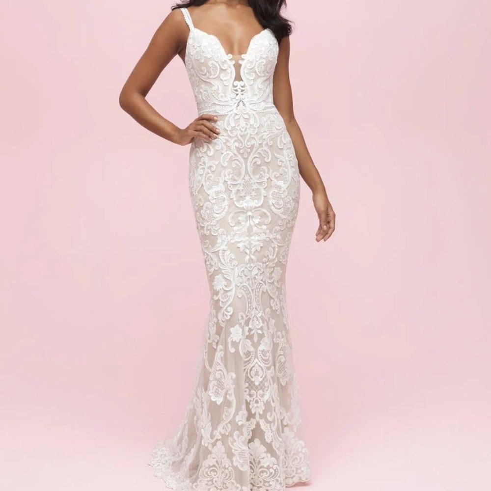 Allure Romance gown style 3213- Never used/ Size 8 (fits like US 5-6)